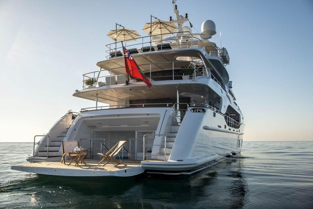 Аренда яхты Benetti Crystal 140 - NELA (Soy Amor) во Франции